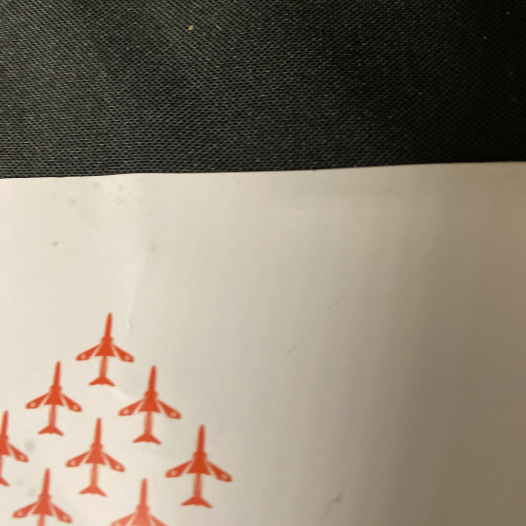 RAF RED ARROWS HAWK T1A XX237 SIGNED BY ALL THE SQUADRON PRINT 2005 RARE - (1639)