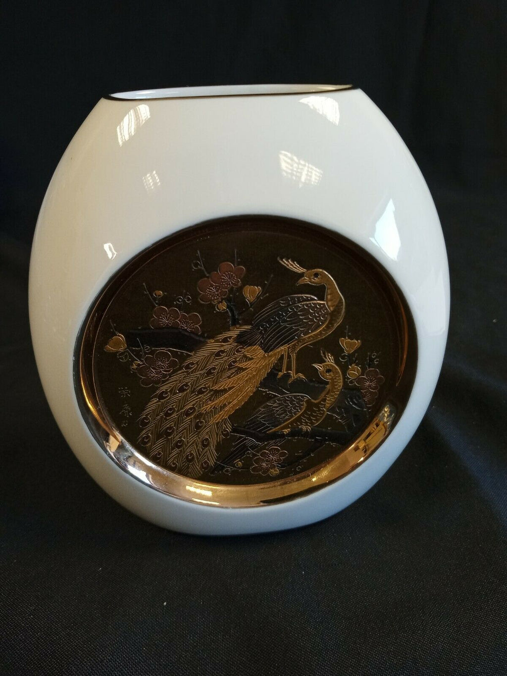 The Art of Chokin 24Kt Gold Vase 13cm Tall in ivory colour - (7903)