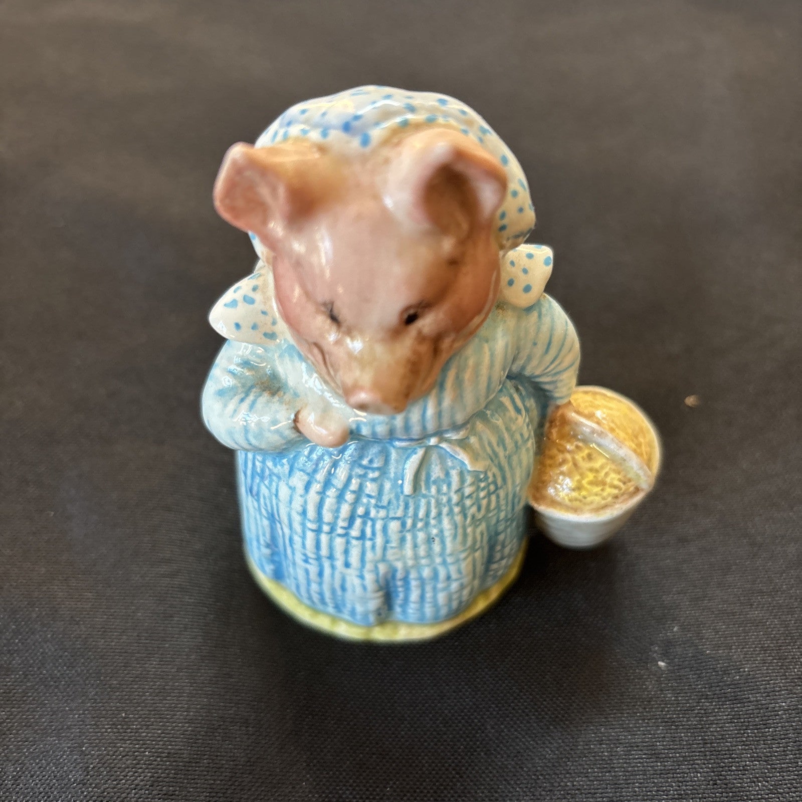Beswick Beatrix Potter AUNT PETTITOES ceramic figure 1970 F.Warne & co - 5611