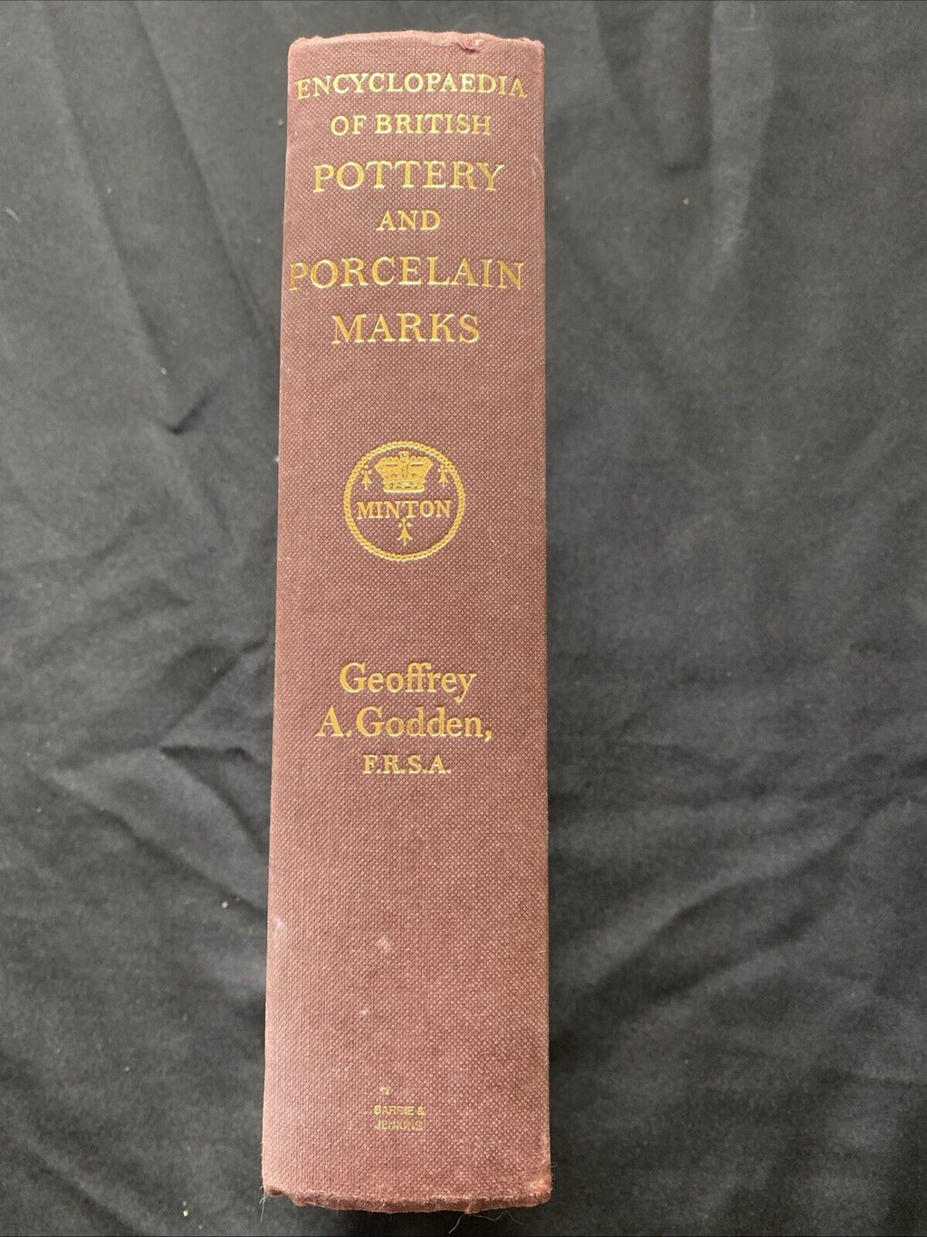 Encyclopedia of British Pottery and Porcelain Marks, G A. Godden 1988 (5892)
