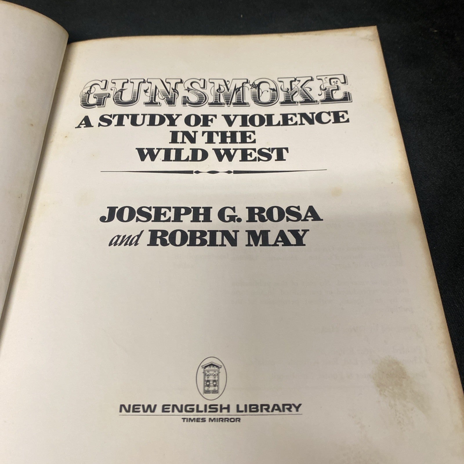 Book - Gunsmoke - Robin May Joseph Rosa - 1977 - (1522)