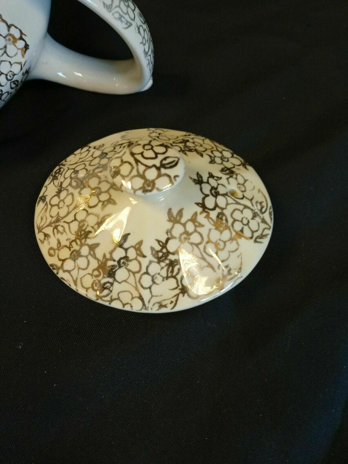 Sadler Teapot with Gilt floral design and Flower Lady Very rare pot - (7896)