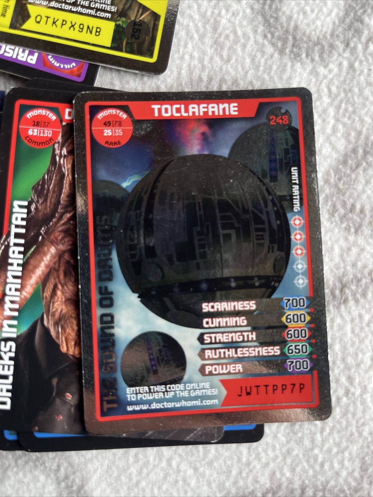 Doctor Who MONSTER INVASION - Dr Who 300+ Single Cards + tin