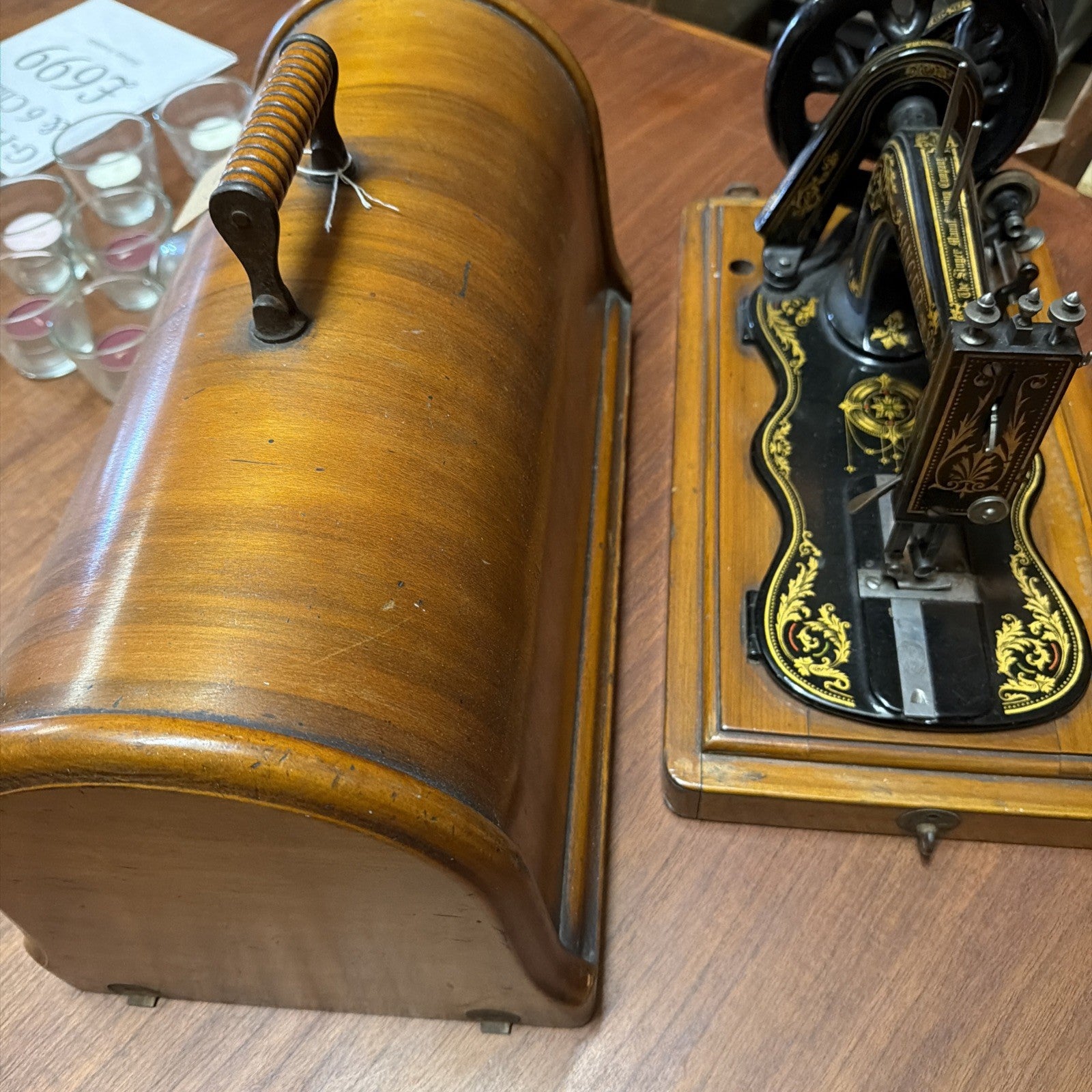 Singer Sewing Machine 1888 Fiddle Base 12K beautiful condition with case Antique - (2097) 