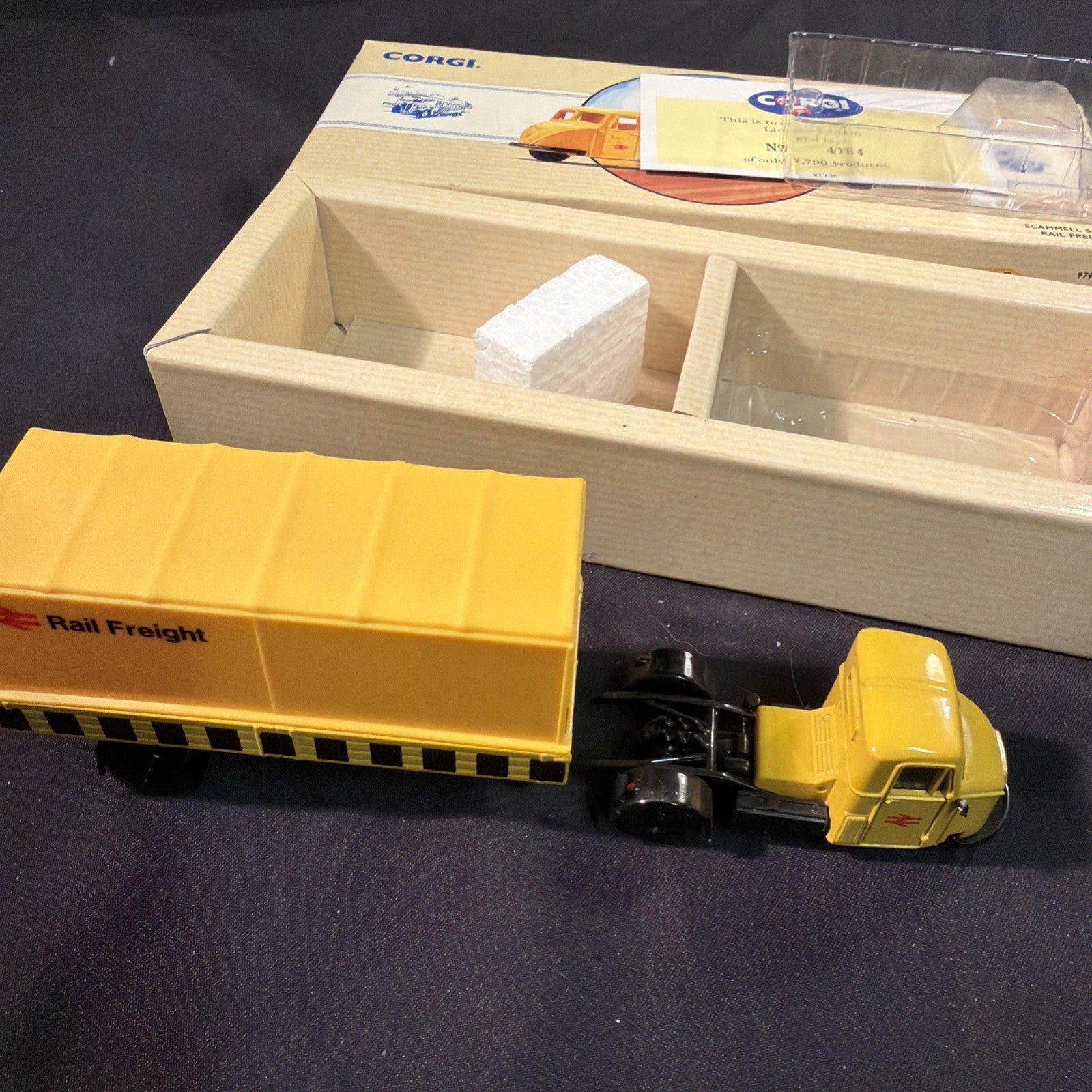 CORGI Classic Scammell Scarab 97910 Rail Freight LE #4964 of #7790 1993 - (2043)