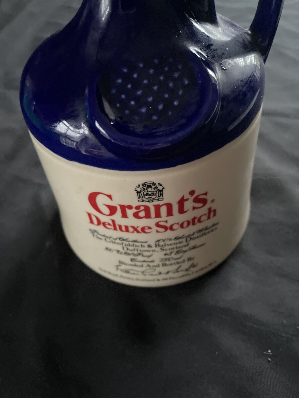 Vintage Grants Deluxe Scotch 7" Stoneware Bottle Jug (Empty) rare blue - 9371
