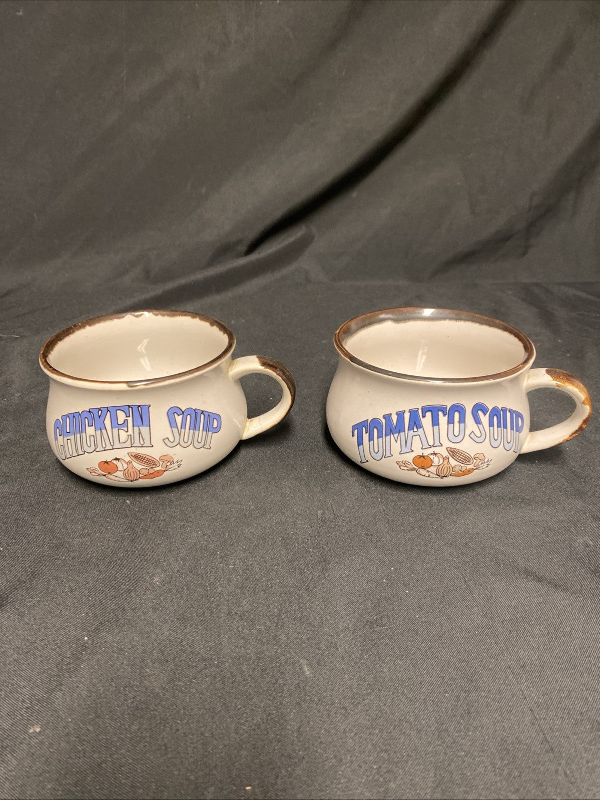 Pair of 1970's soup mugs Chicken and Tomato beautiful condition - (1797)