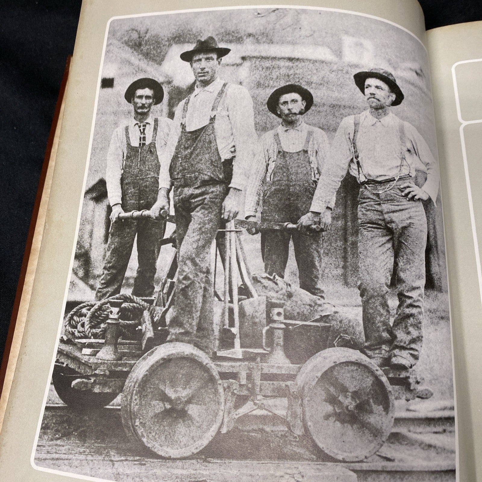Book - The Old West - The Railroaders - Time Life Books - (1554)