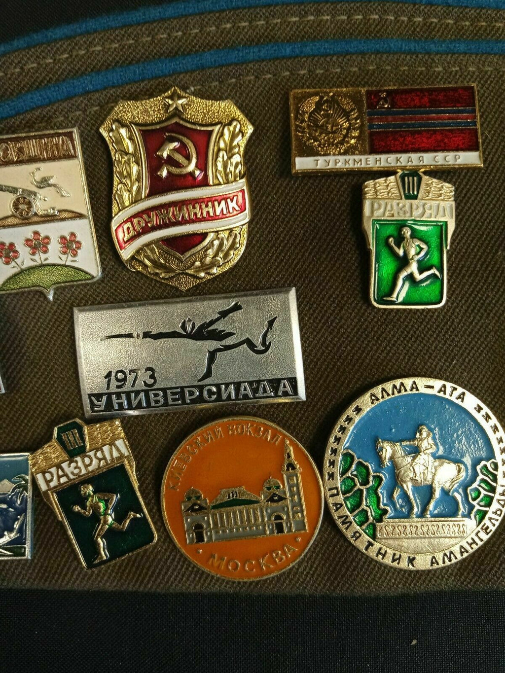 RUSSIAN Pilotka Flat Hat with 24 Pin badges & 3 fabric patches Military - (7968)