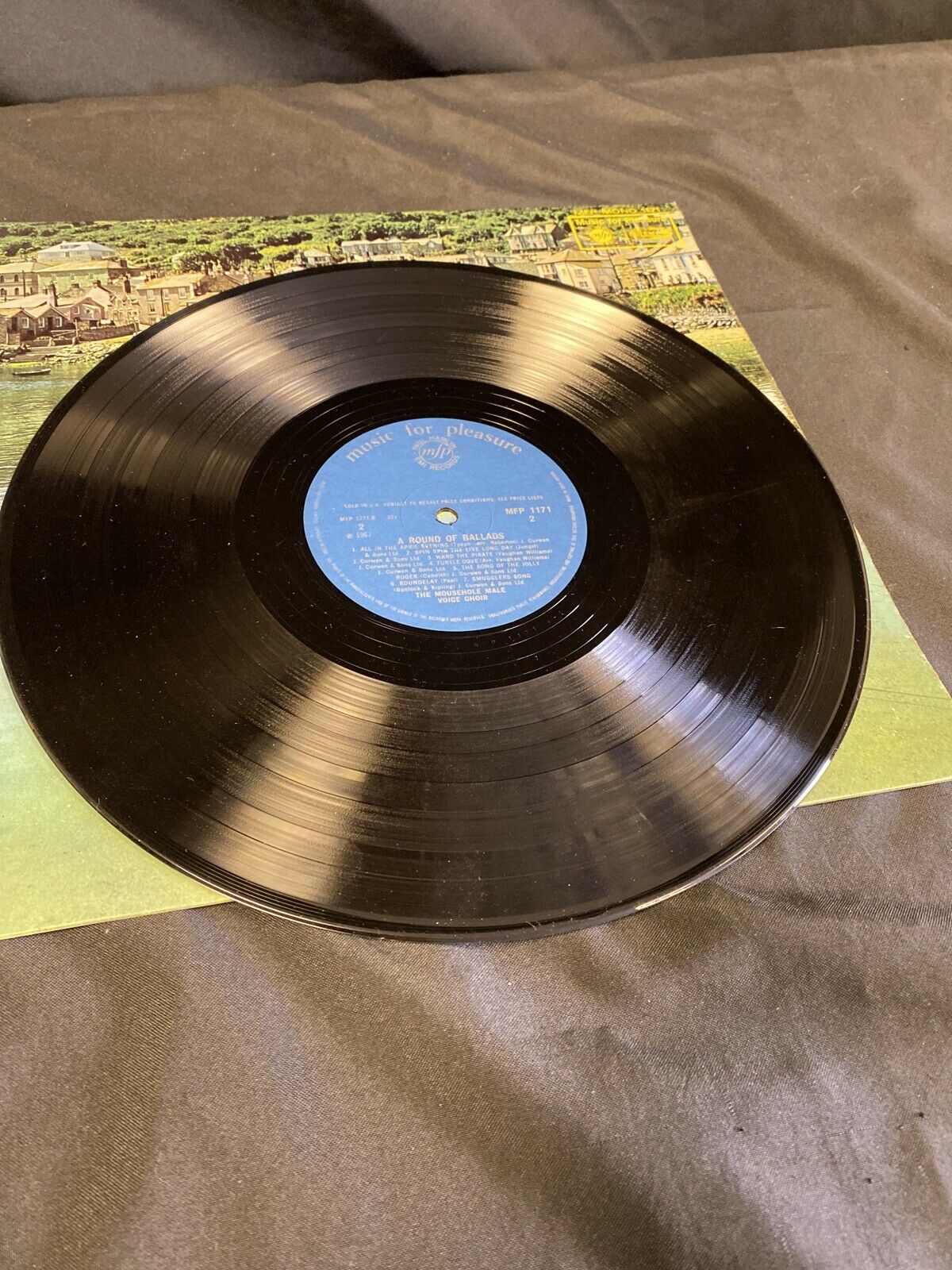 MOUSEHOLE - The Male Voice Choir sing a round of ballads - VINYL Record (7130)