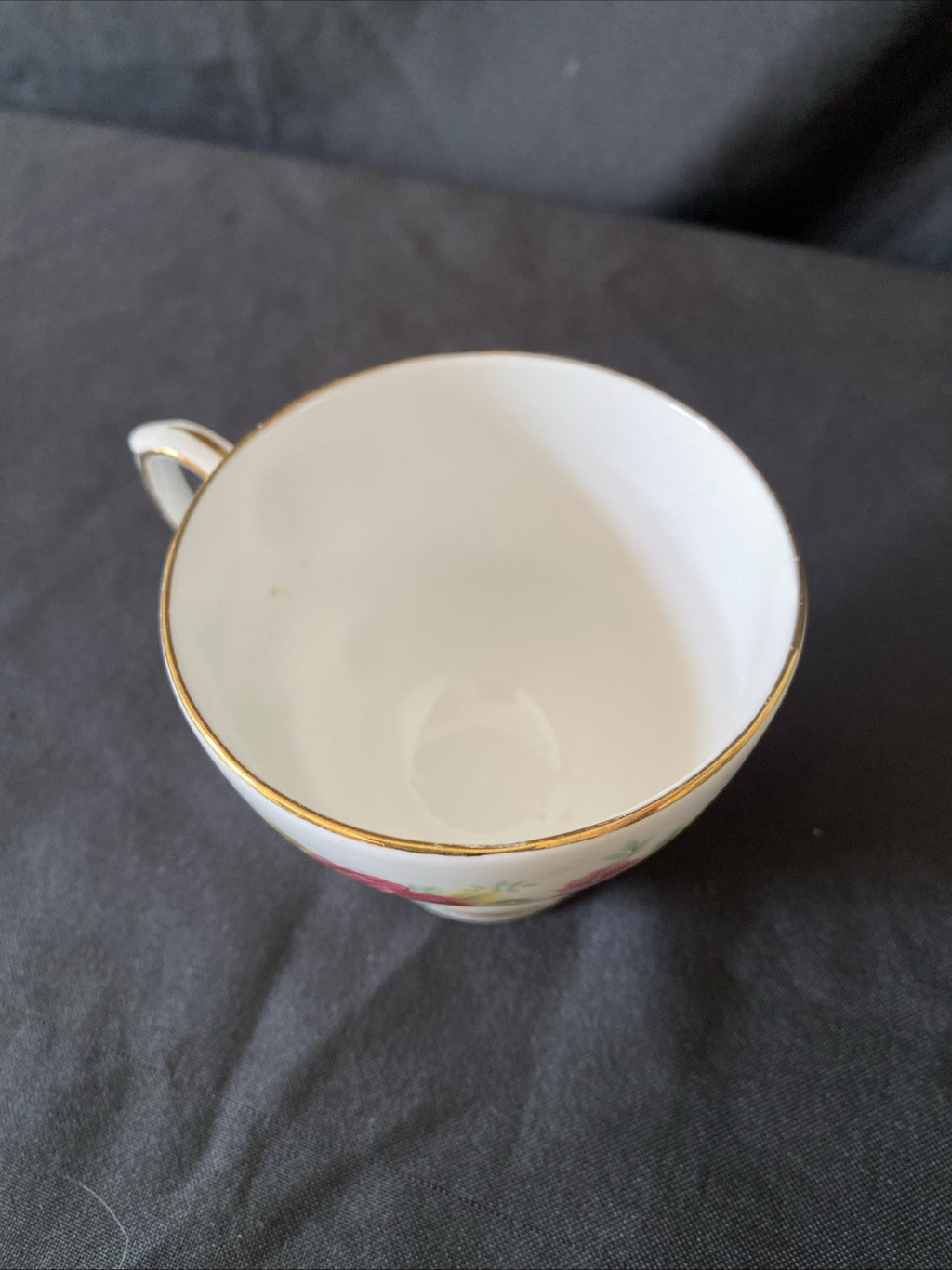 Duchess Garden Roses Fine Bone China England Tea Cup - (5819)