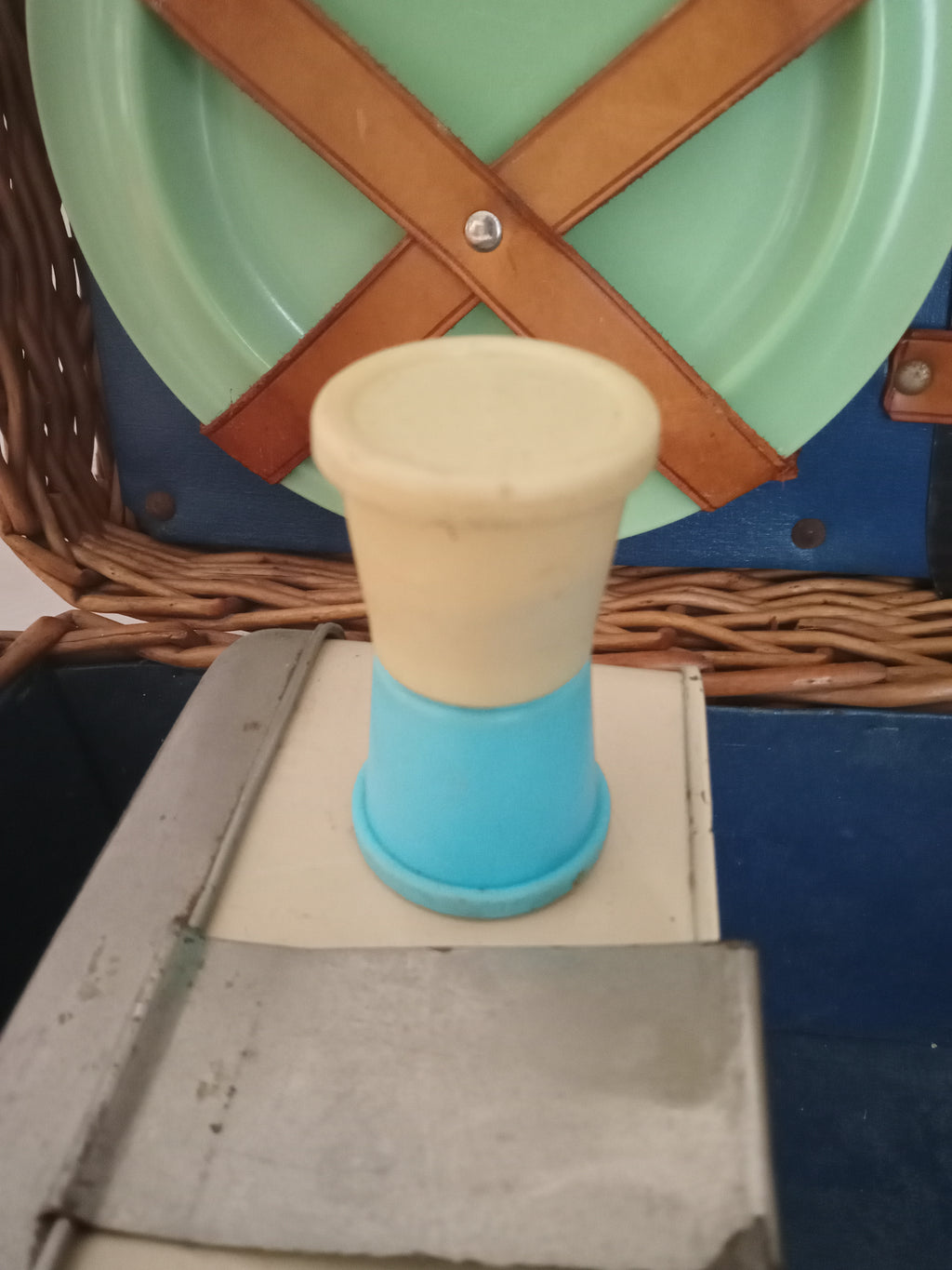 Vintage picnic basket Twinco S&P pots 2 Metal boxes Joseph fenton cutlery (9700)