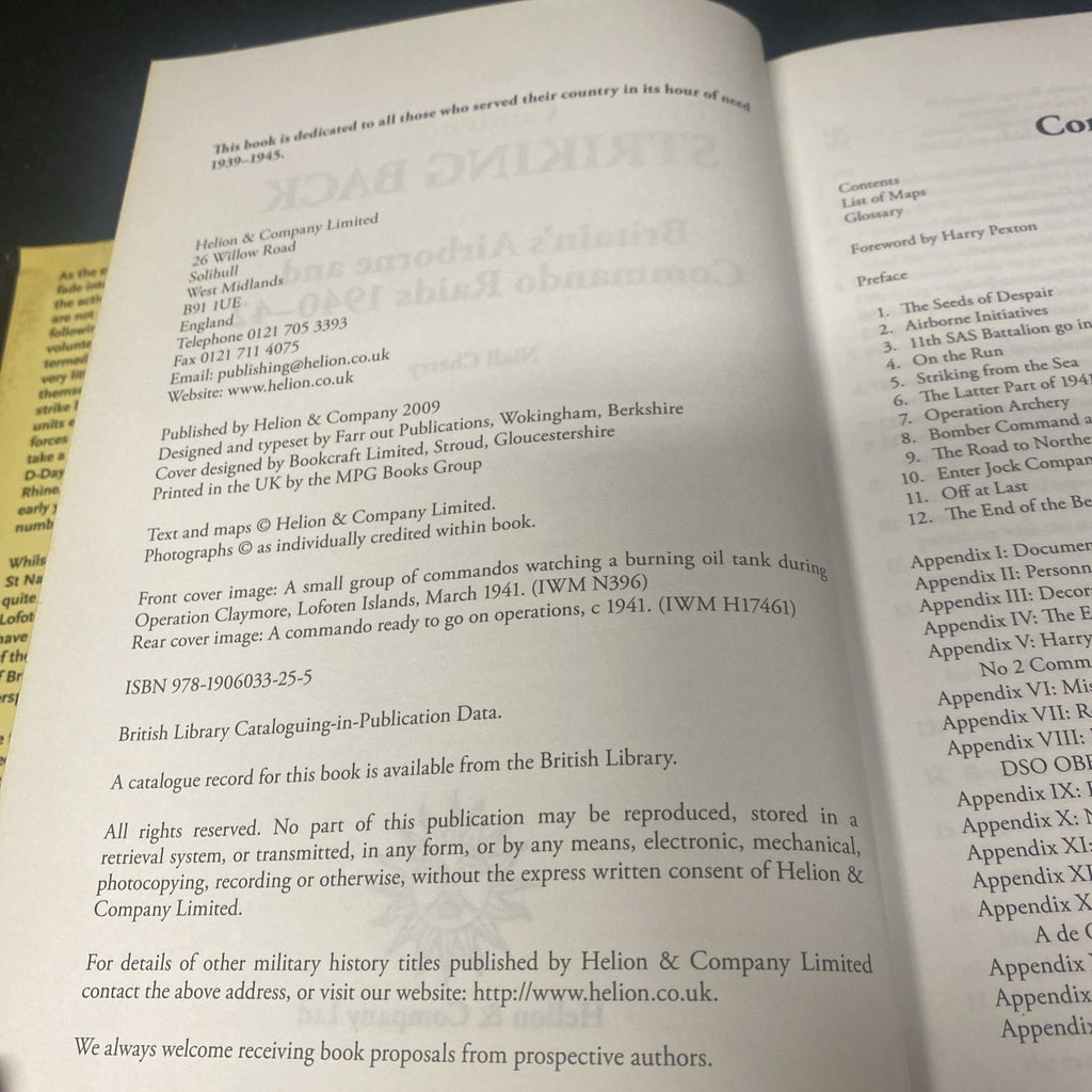 Book - Striking Back - Niall Cherry - 2009 - (1539)