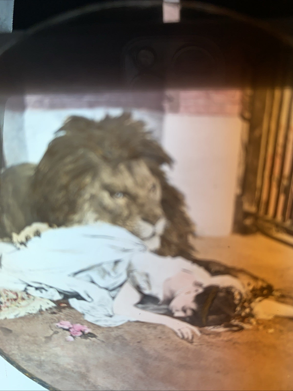 Magic Lantern Victorian Glass Round Handpainted Slide Lion & Grecian Girl (1139)