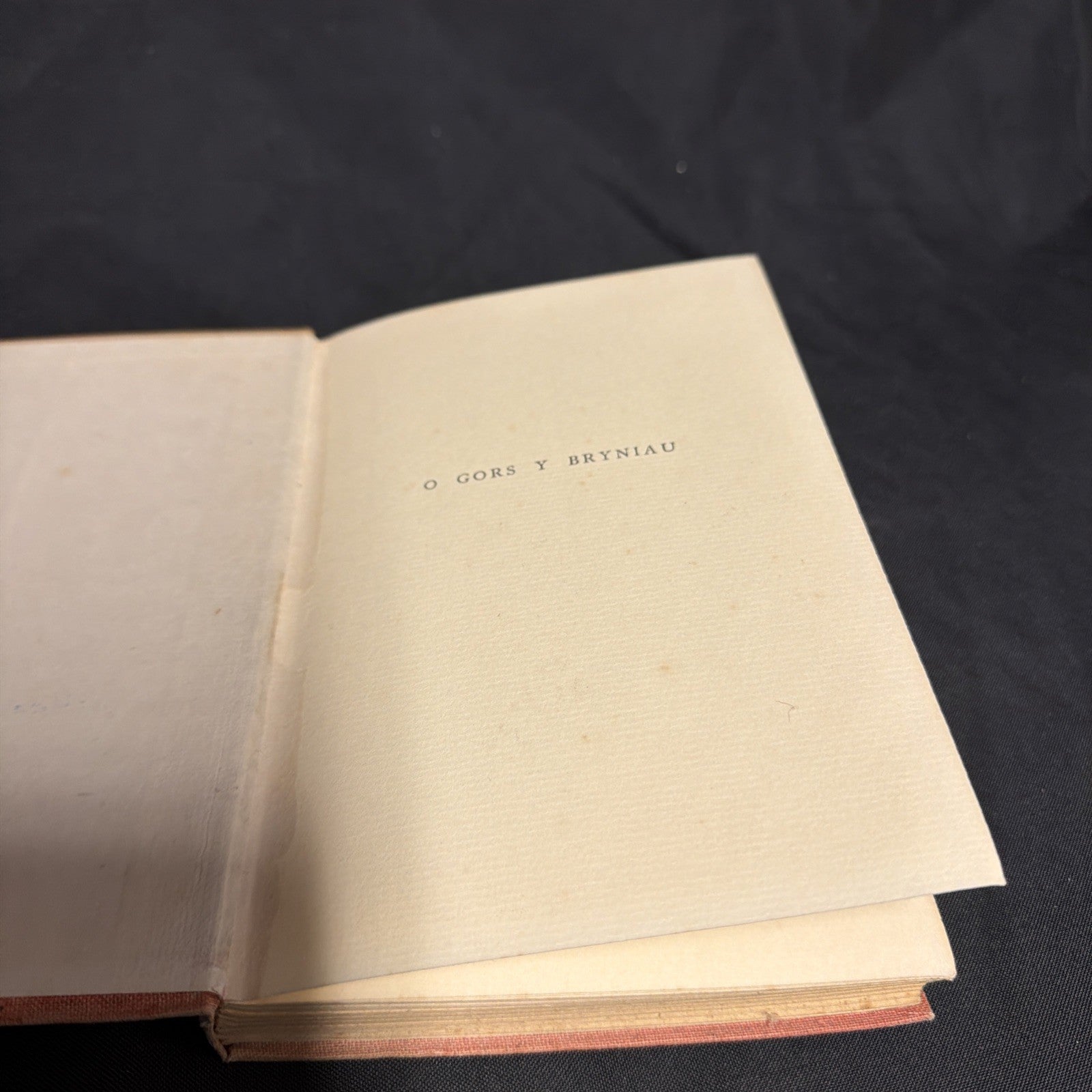 O Gors Y Bryniau, Kate Roberts - Welsh Language book - (1899)