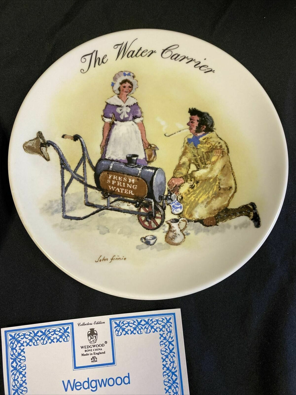 Wedgwood 1986 LONDON Collectors plates x2 Hot Elder Wine & Water Carrier -(7841