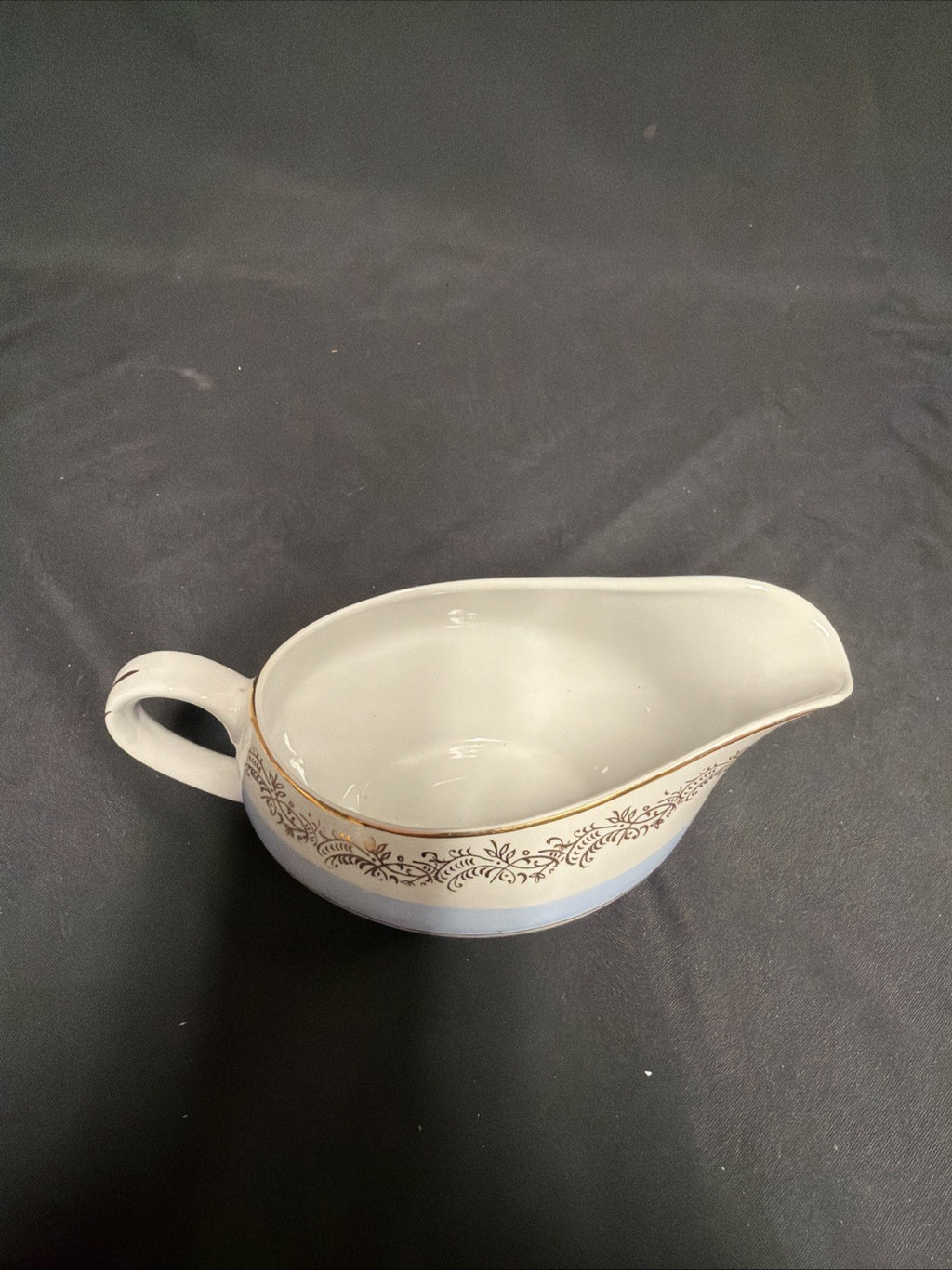 Alfred Meakin Blue Roses Gravy Boat "Seconds" Ex. Condition RARE (1804)