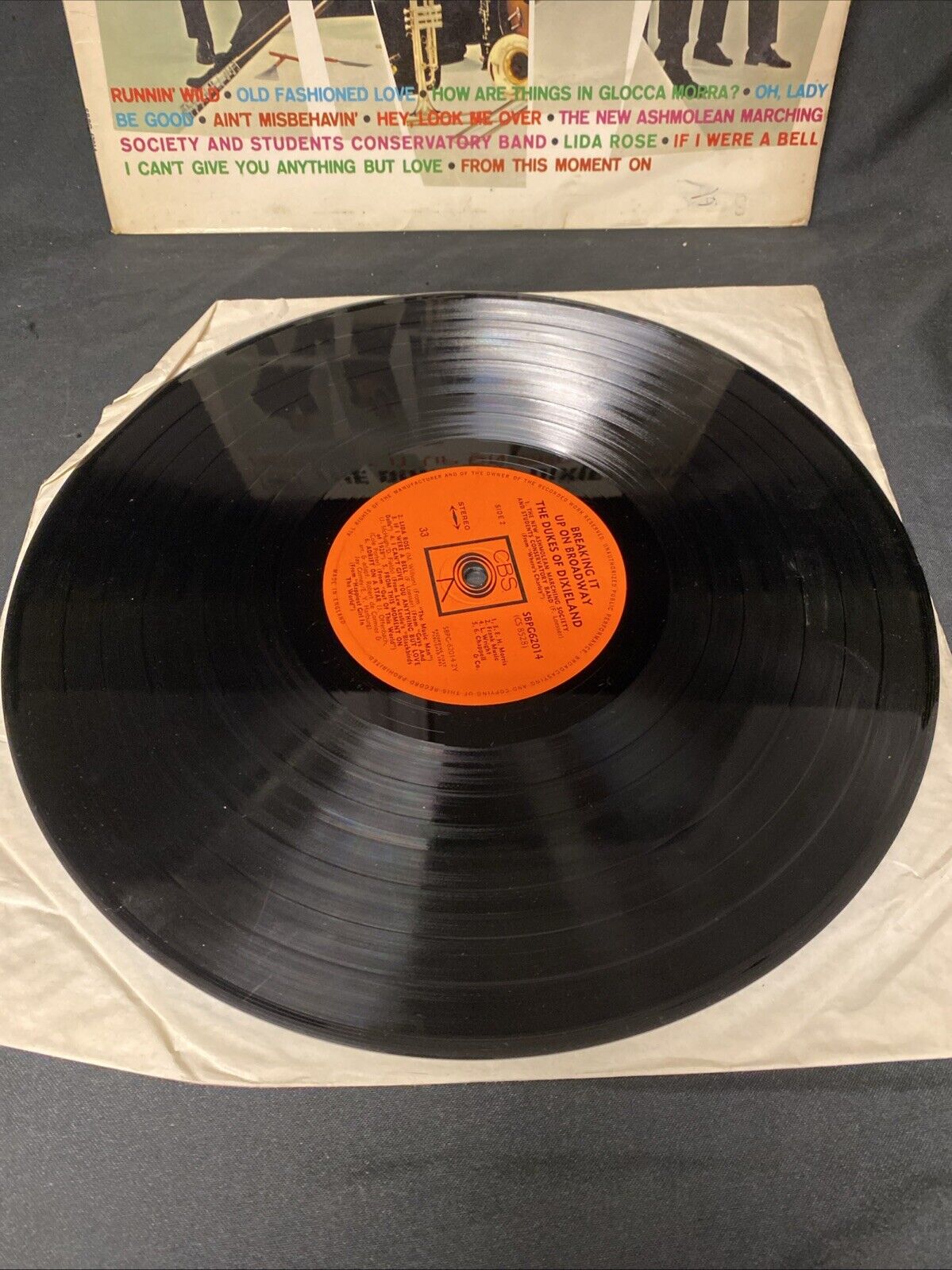 VINYL RECORD -  The Dukes of Dixieland - Breakin' it up on Broadway - (5654)