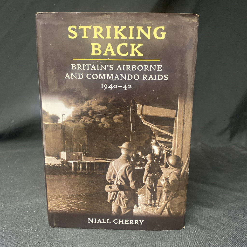 Book - Striking Back - Niall Cherry - 2009 - (1539)