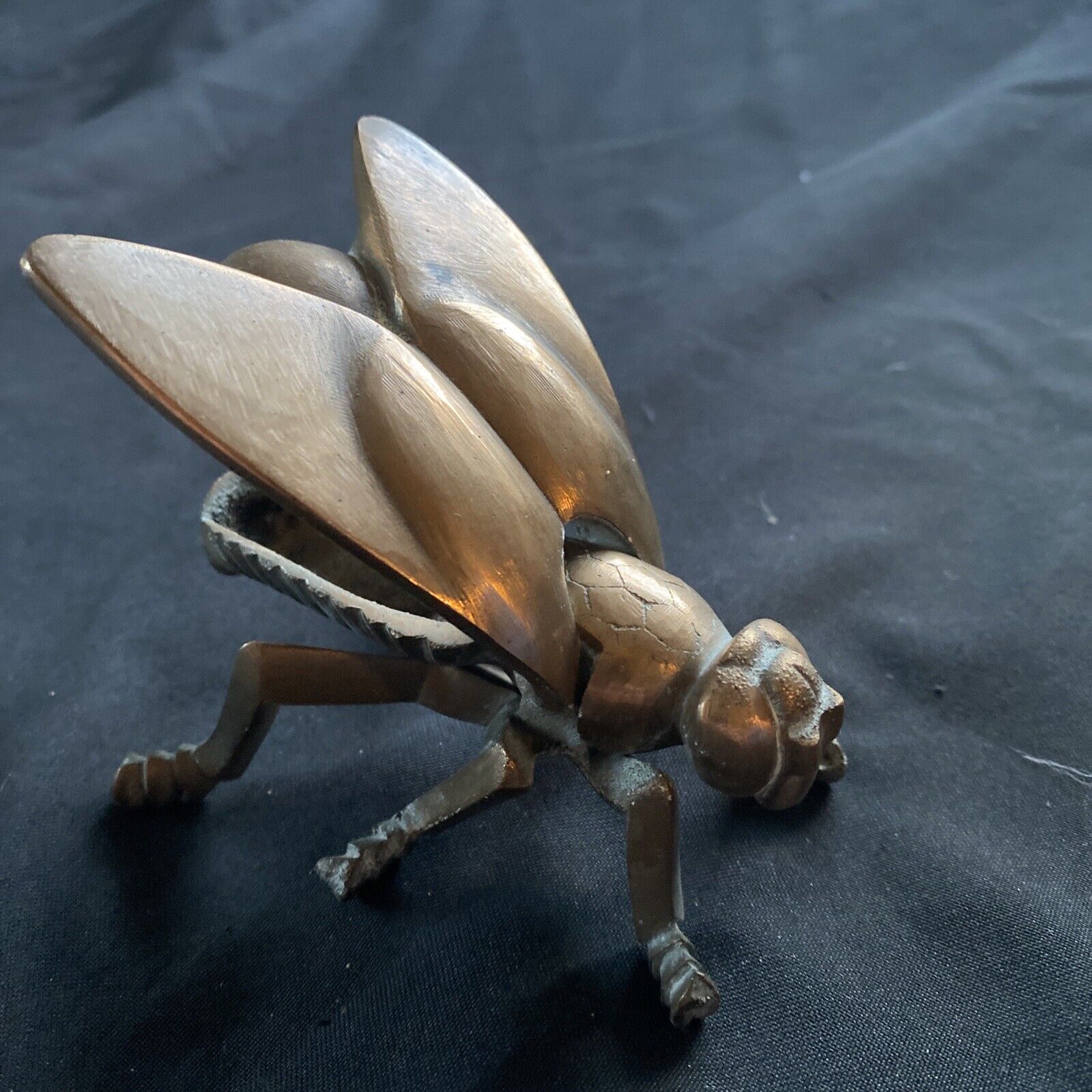 Antique Bronze Bee Lift Up Wings ashtray, trinket pot, paperweight 11cm - (9605)