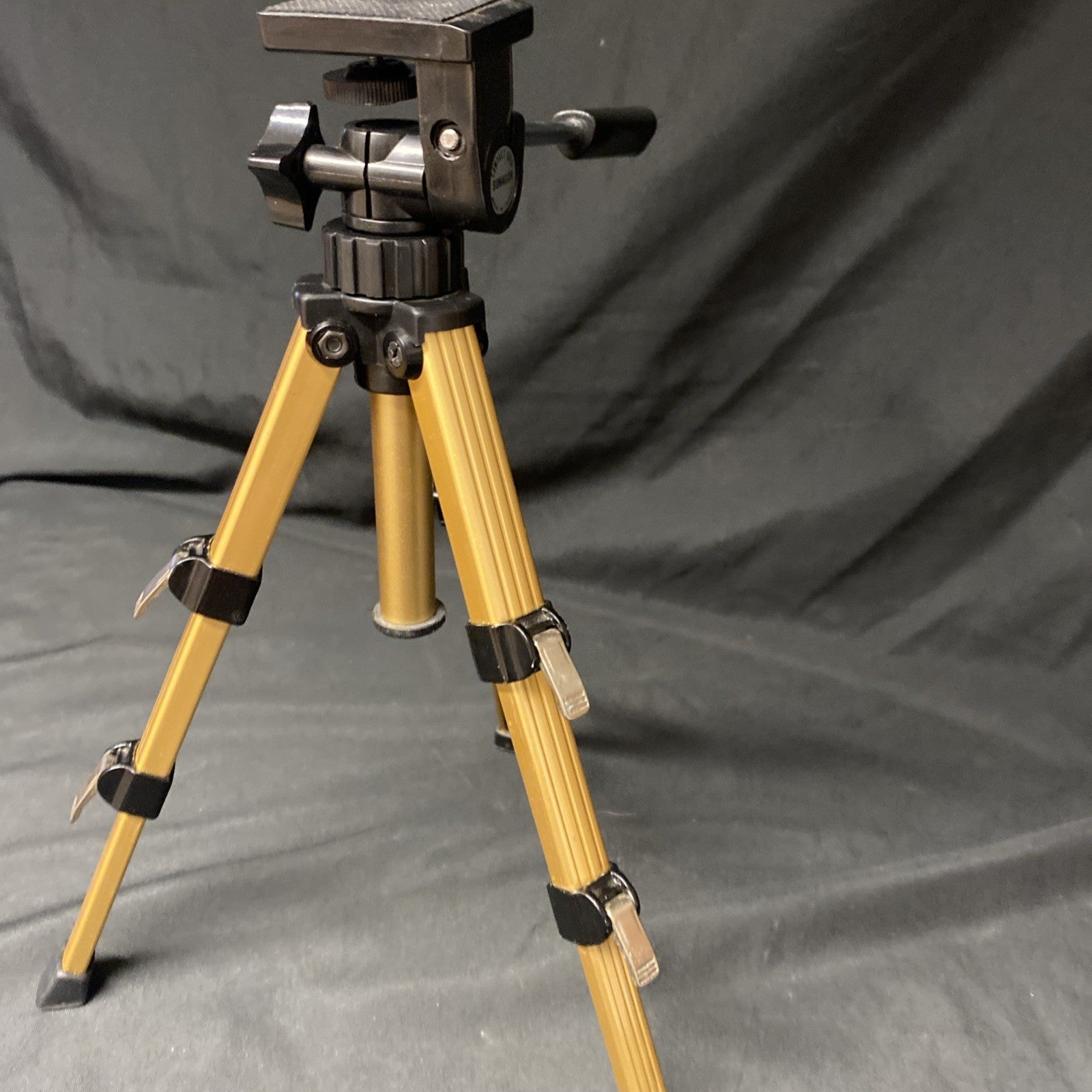 Sunagor Compact Gold Camera Tripod 36.5cm tall stable with metal legs - (1408)