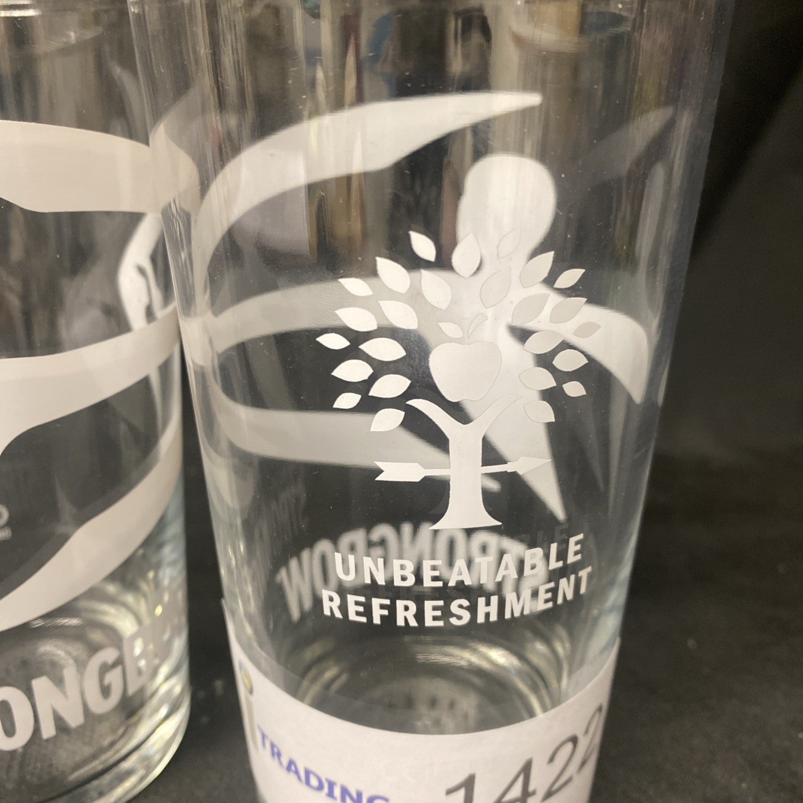 2X Strongbow Cider Utopia White design pint Glass Drinks Home Bar Pub Party (1422)