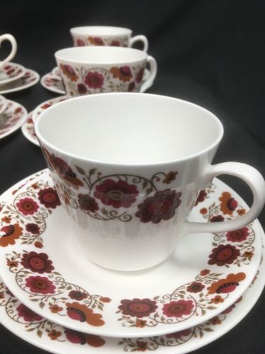 RIDGWAY Carissima 1960's Pure Bone Chine Tea Set 36 pieces - (2793)