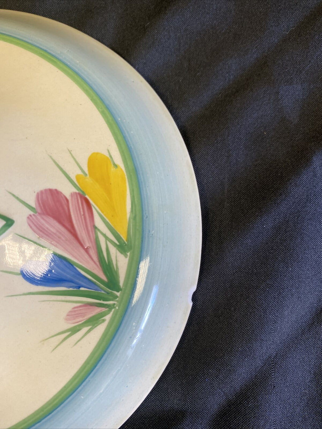 Clarice Claiff Crocus Design Newport Pottery - Tureen and Lid 26cm - (7662)