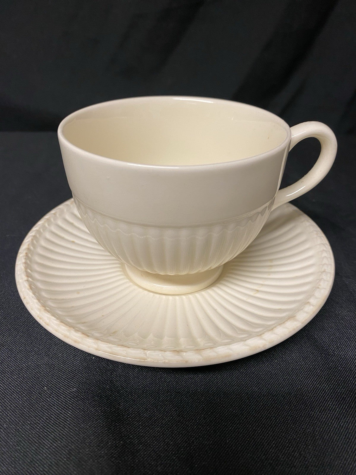 Wedgwood Of Etruria & Barlaston Edme Cream Teacup & Saucer Made In England (1406