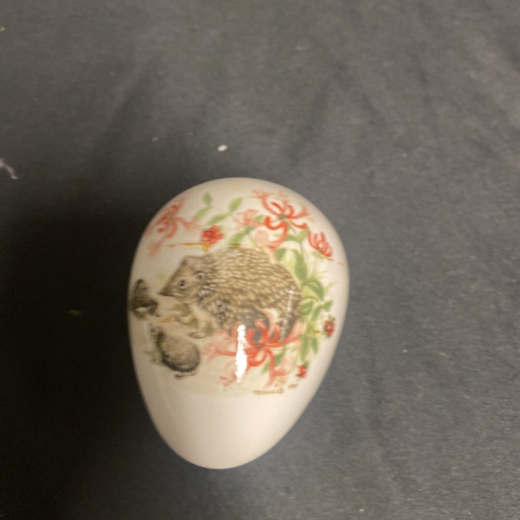 Trinket Box EGG - Coalport Bone China Country Friends Hedghog & Young - (9192)