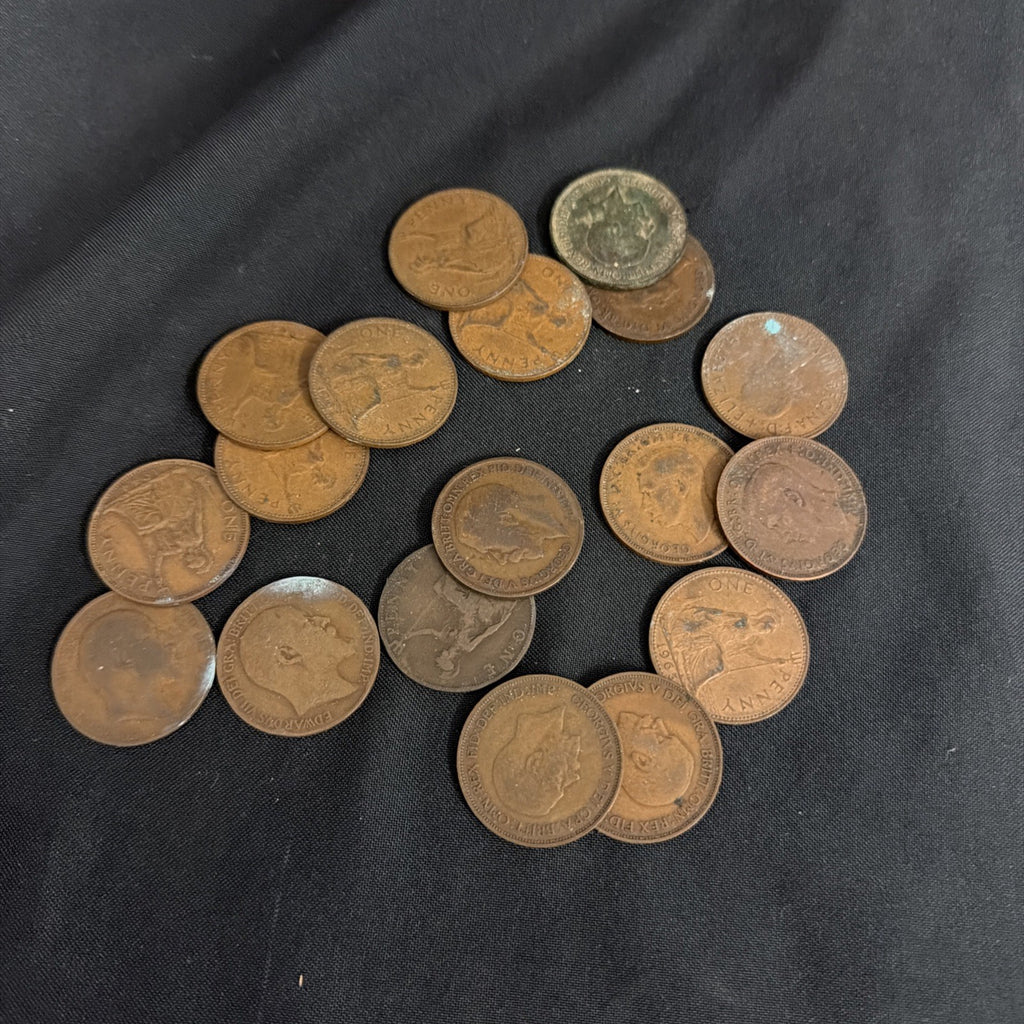 18 x British One Penny coins 1901 to 1967 spanning 3 Kings and 2 Queens  - (2360)