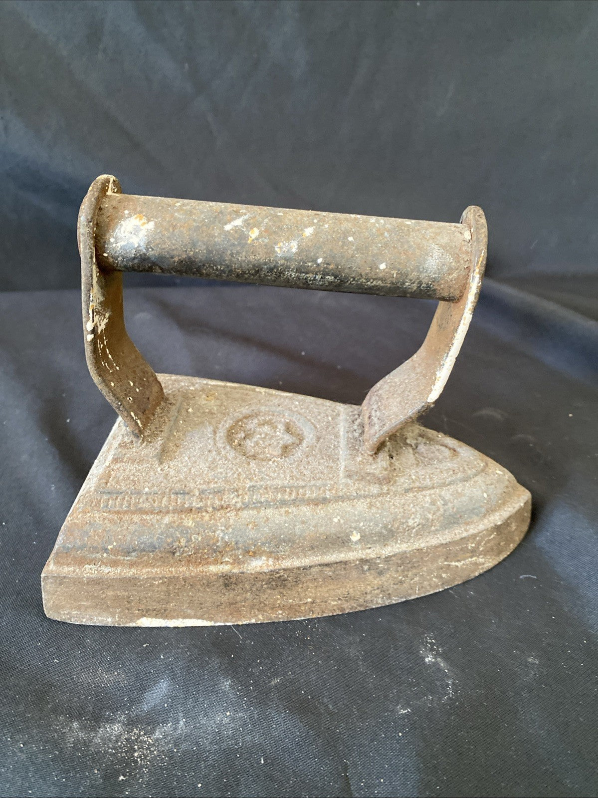 Antique Cast Iron Flat Clothes Iron Large Heavy Doorstop Kitchenalia - (1206)
