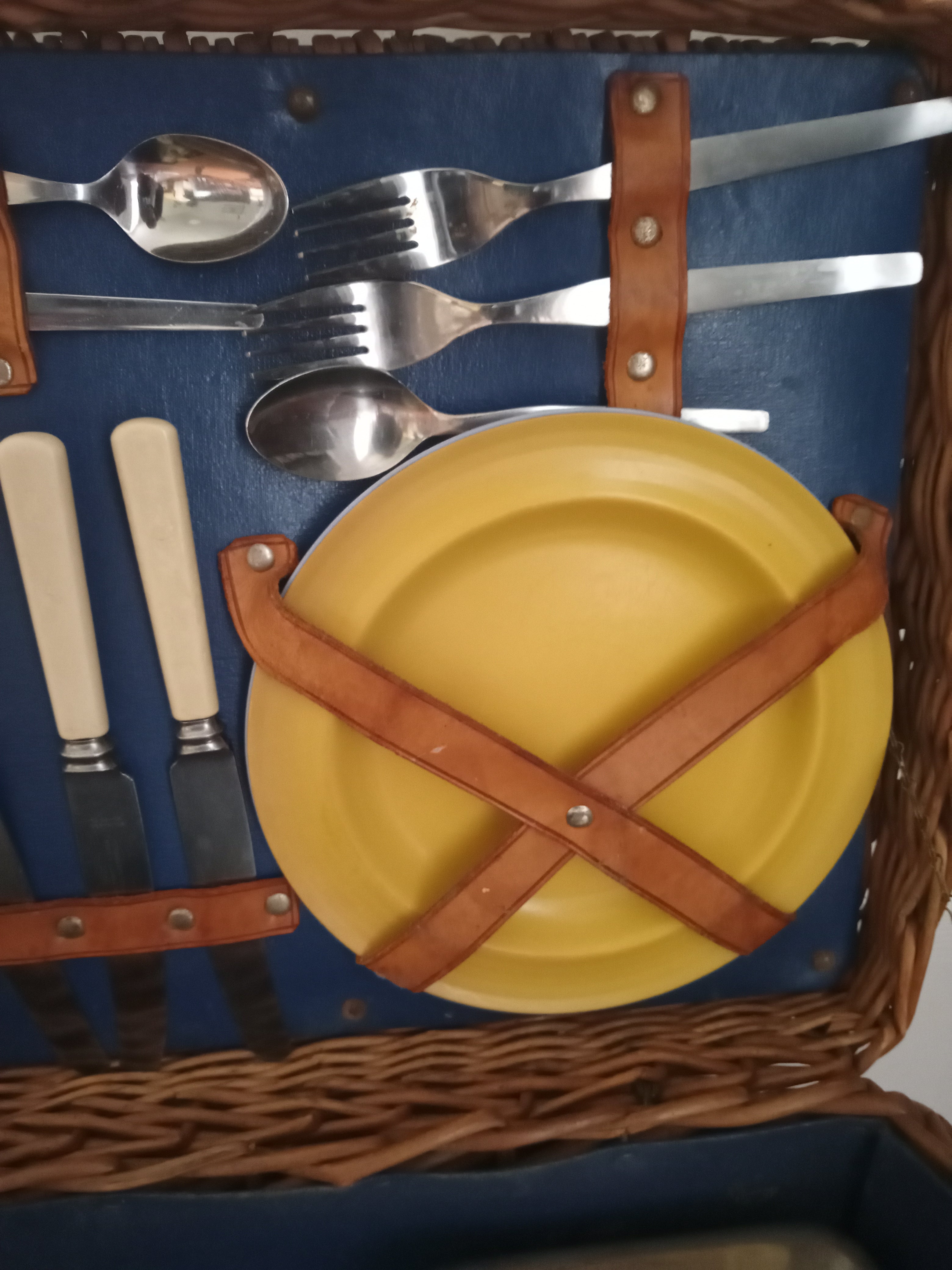 Vintage picnic basket Twinco S&P pots 2 Metal boxes Joseph fenton cutlery (9700)