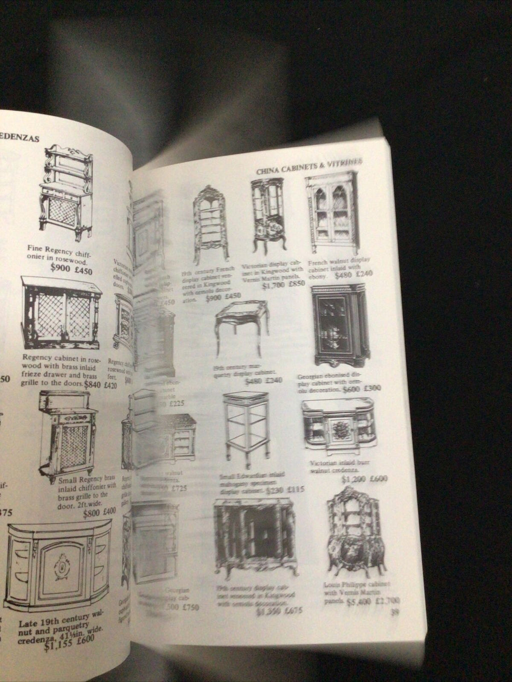 BOOK - Lyle popular antiques and their values 1979 - (8594)
