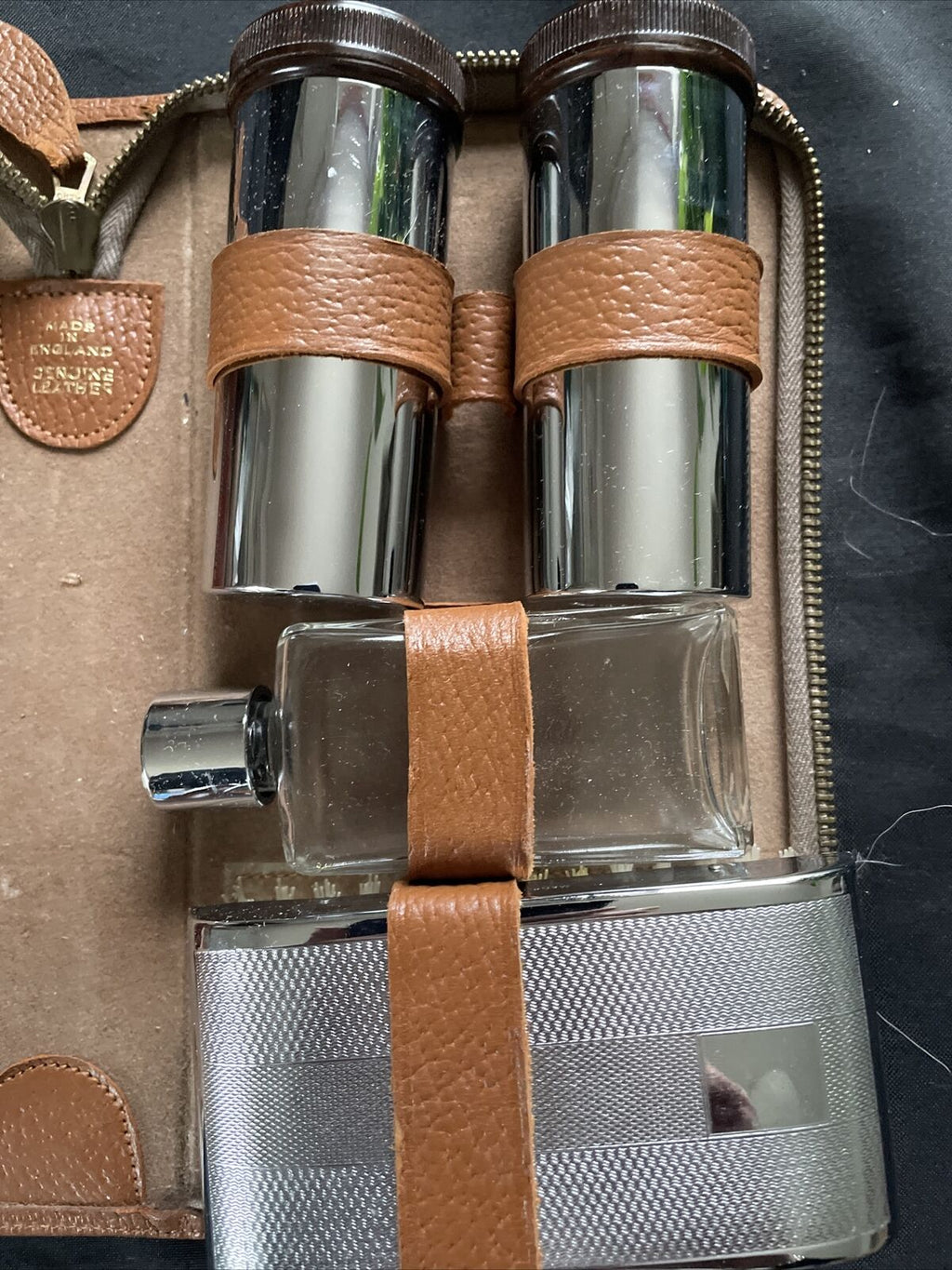 Vintage Gentlemens Grooming set unused in leather case - (9392)