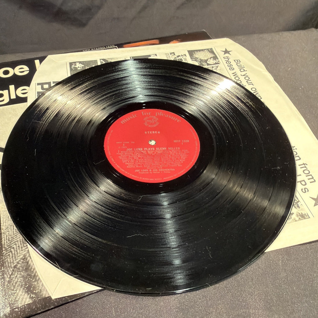 VINYL RECORD - Joe Loss and his orchestra plays Glenn Miller - (1425)