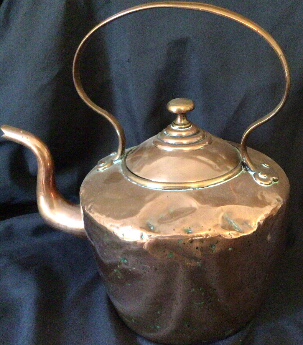 Kettle VERY heavy copper antique kettle nice patina - (8603)