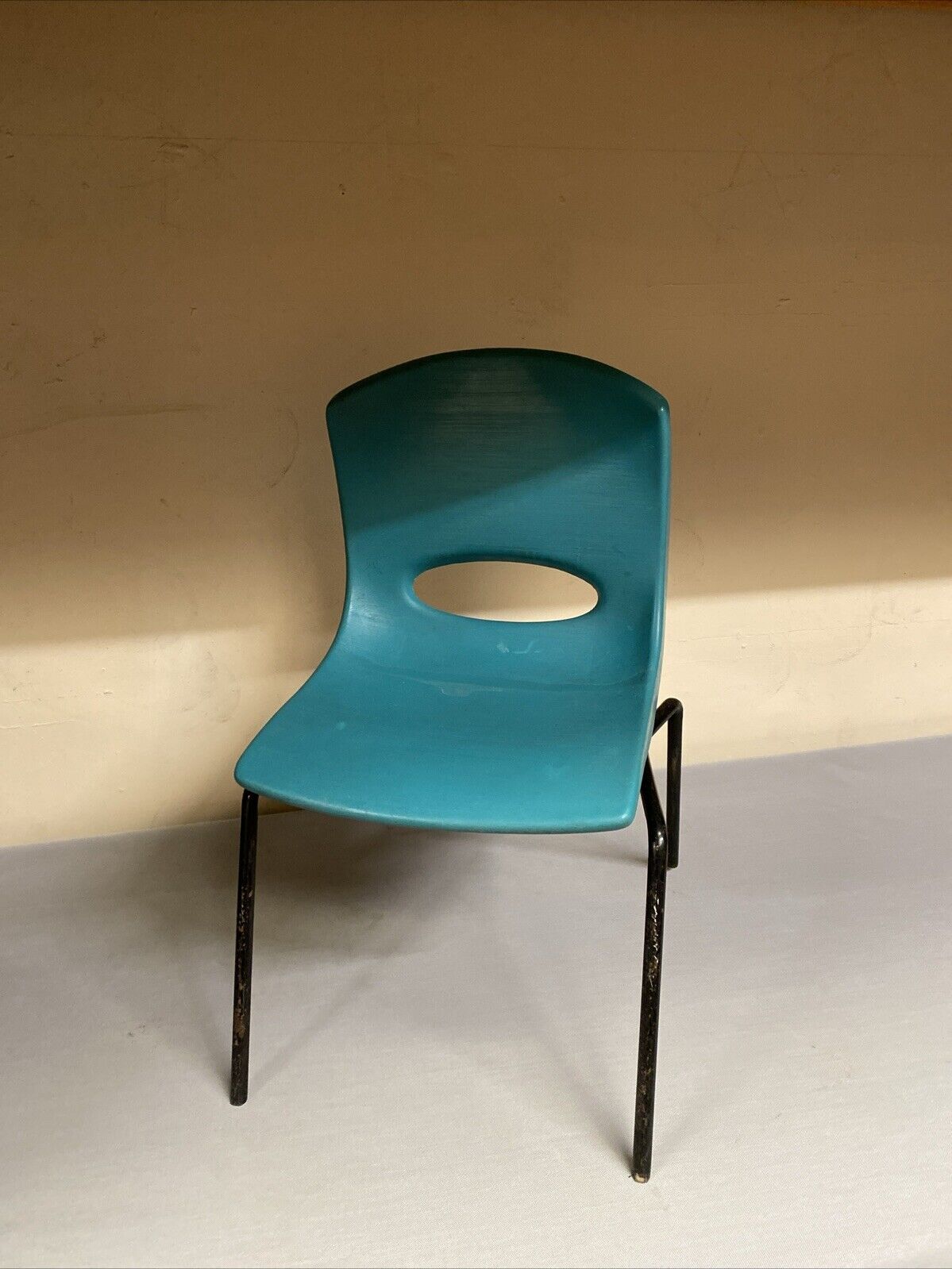 Chair Green Plastic Hard seat - schools, halls, groups etc Stackable - (5641)