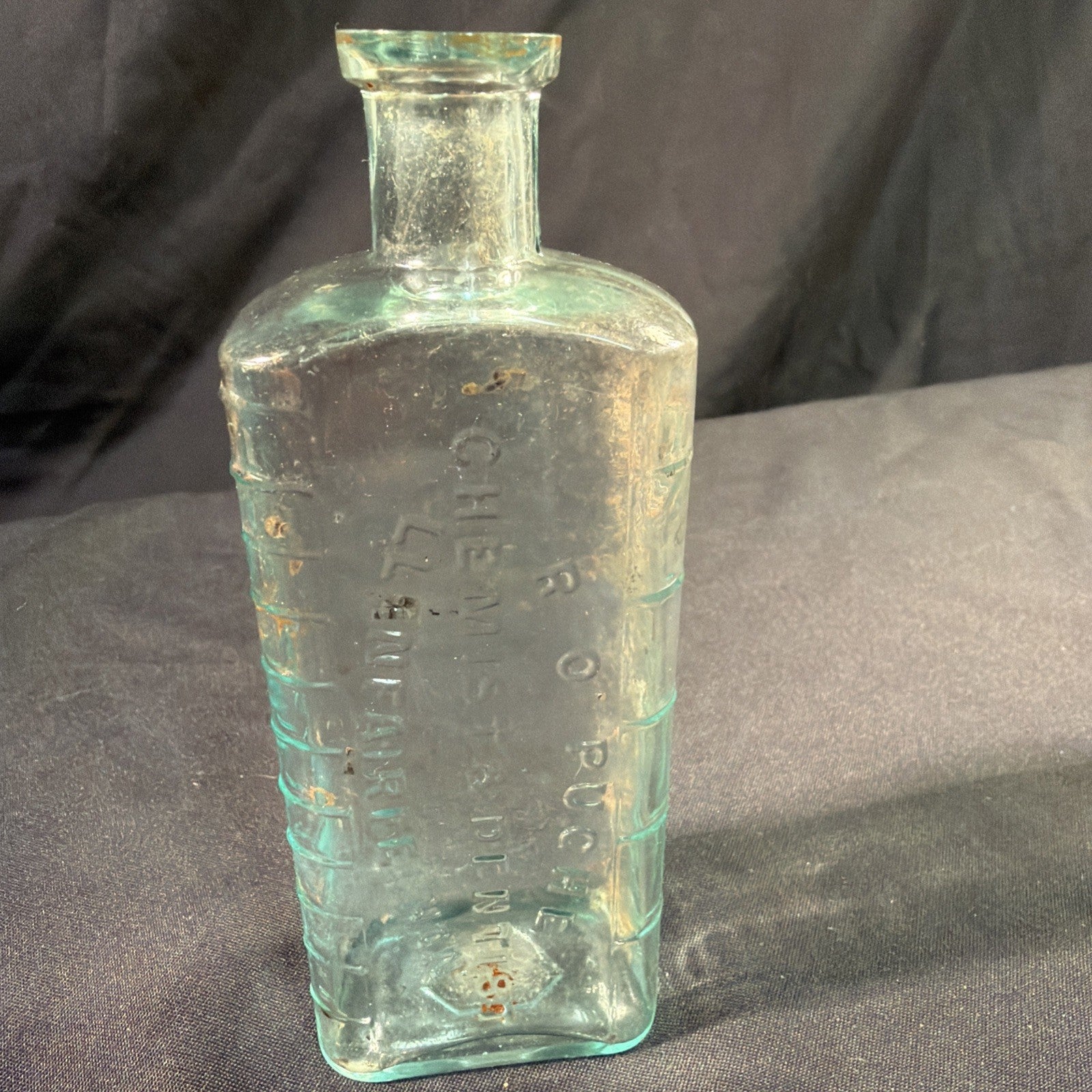 Antique Glass Bottle R.O. Pughe Chemist & Dentist Llanfairfechan Wales - (2016)