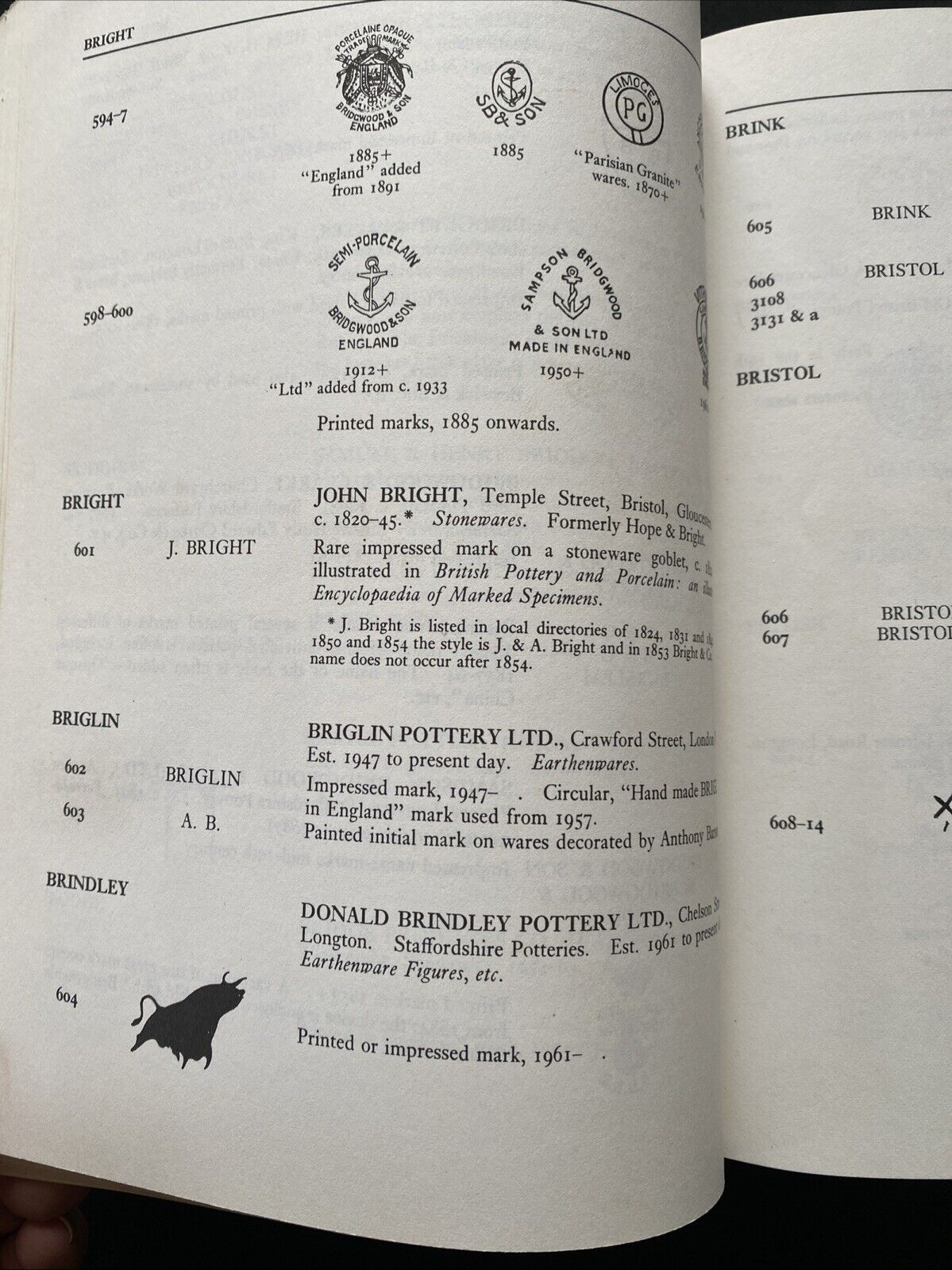 Encyclopedia of British Pottery and Porcelain Marks, G A. Godden 1988 (5892)