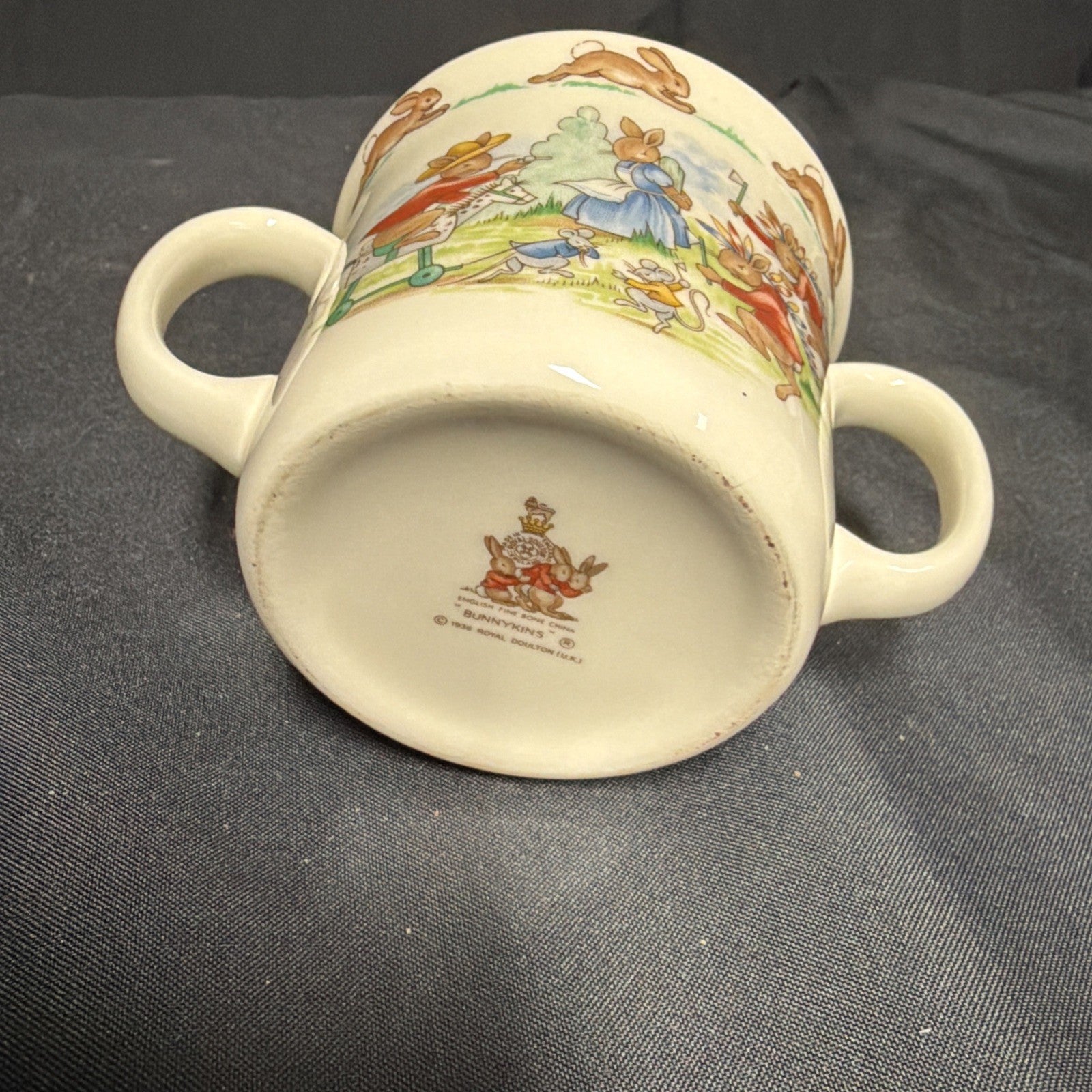 Royal Doulton Bunnykins Two Handled Cup Cowboys & Indians Vintage - (1894)