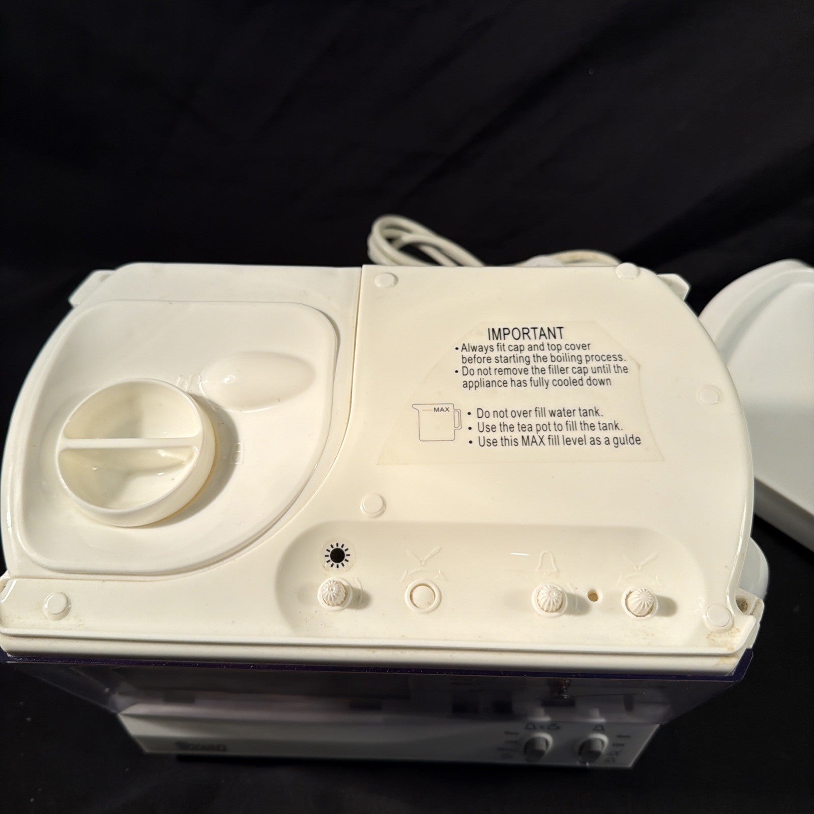 Swan Teasmade Vintage with original pot Working in overall excellent condition - (2071)