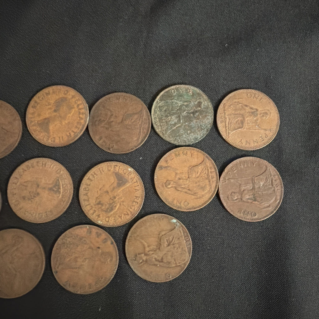 18 x British One Penny coins 1901 to 1967 spanning 3 Kings and 2 Queens  - (2360)