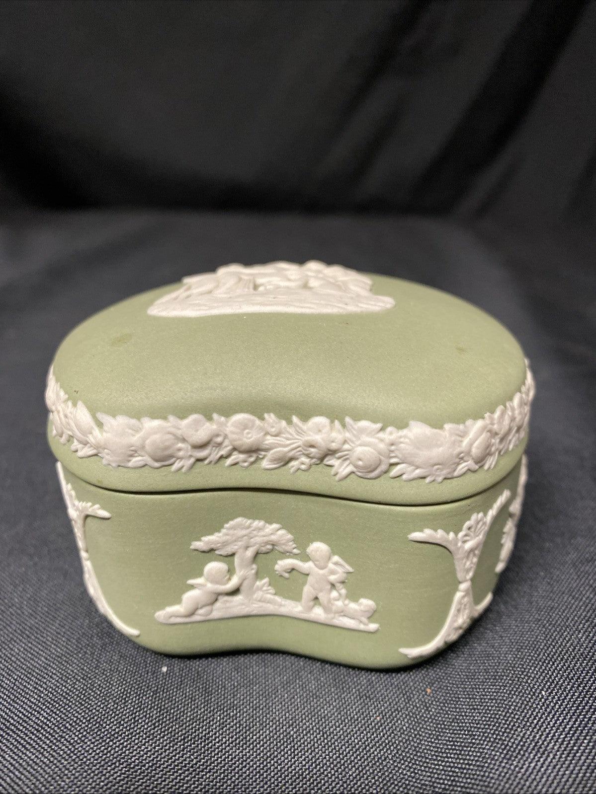 Vintage Wedgwood Jasperware Sage Trinket Box Grecian  - (1598)