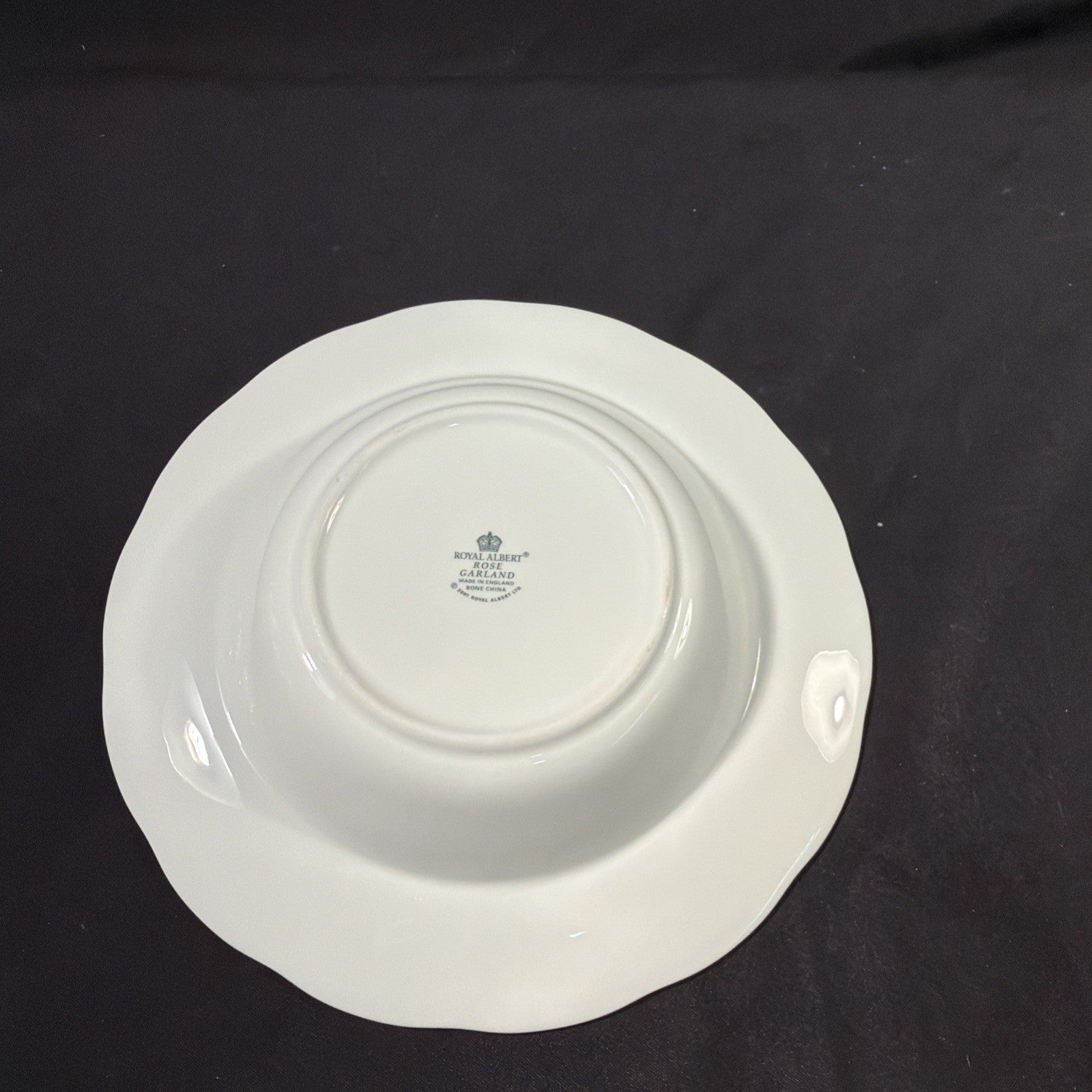 Royal Albert Rose Garland 2001 - 23.5cm Bowl Mint as New cond  -(2068)