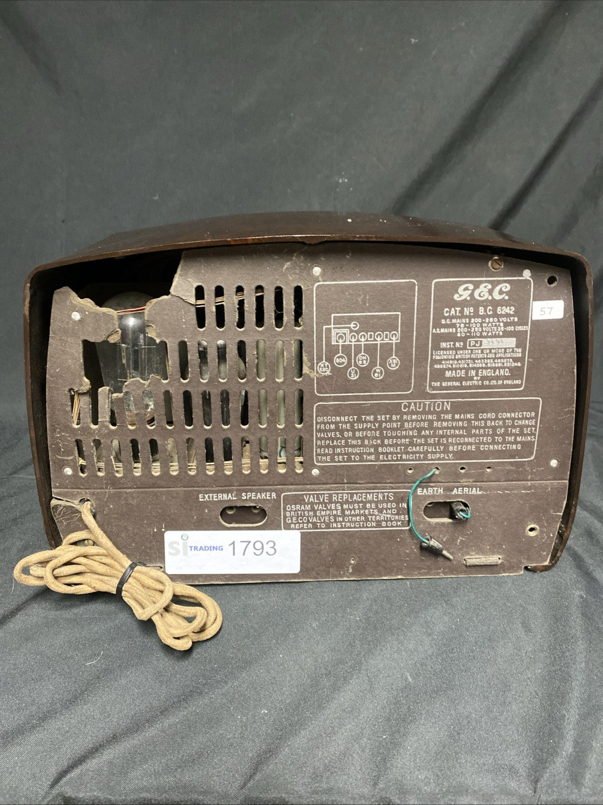 Vintage G.E.C Cat No. B.C. 6242 Radio General Electric Co. in original condition - (1793)