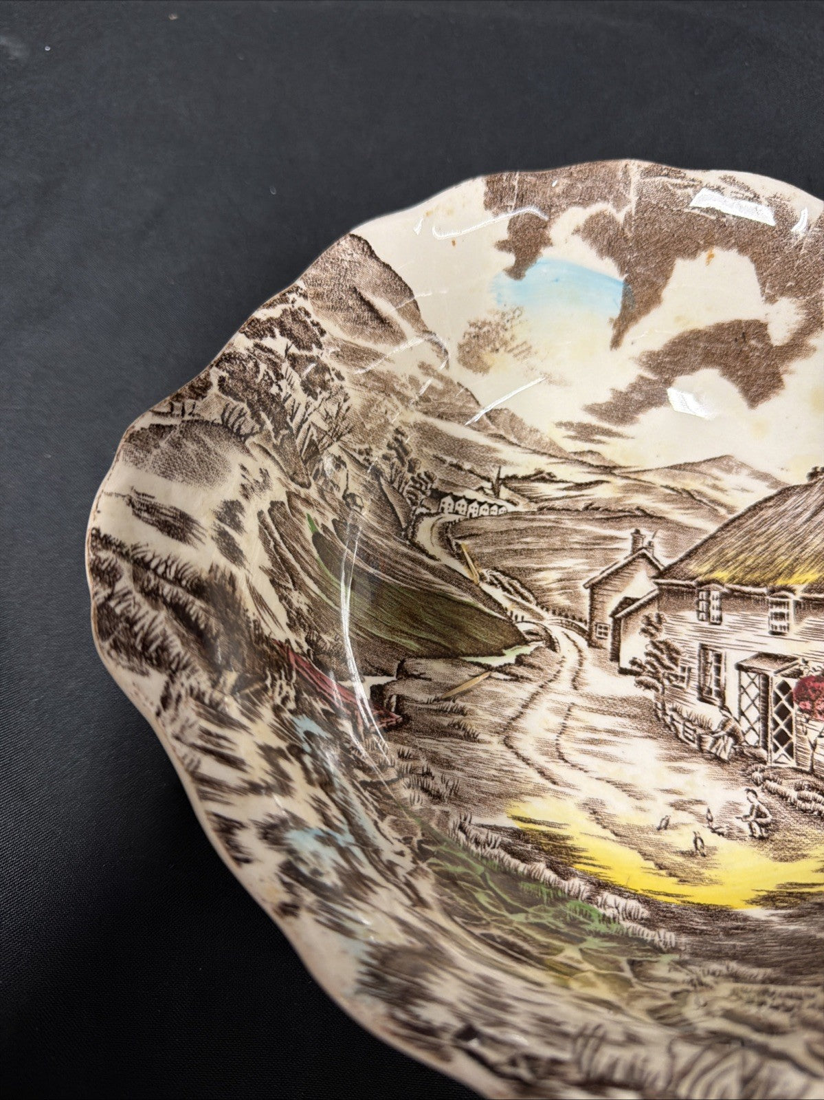 W.H. Grindley Staffordshire, England - Serving bowl - Quiet Day - (1816)