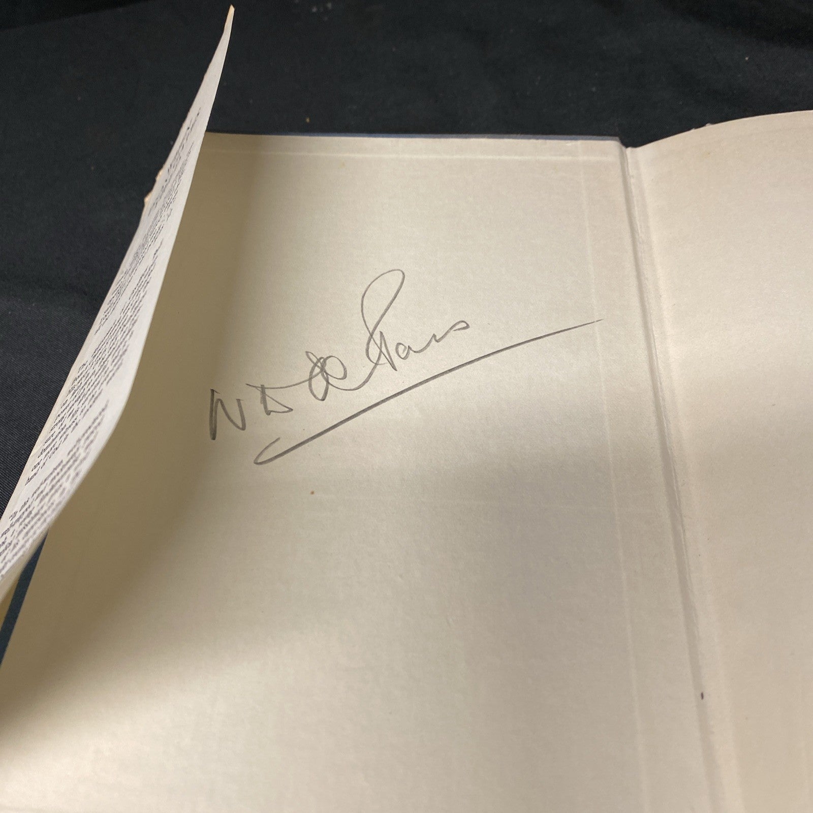 Book - When Iron Gates Yield - Geoffrey T. Bull 1956 - (1644)