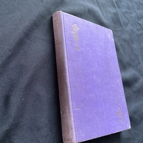 BOOK - 1961 NOW WE ARE SIX - A.A. Milne Methuen & Co - (9577)