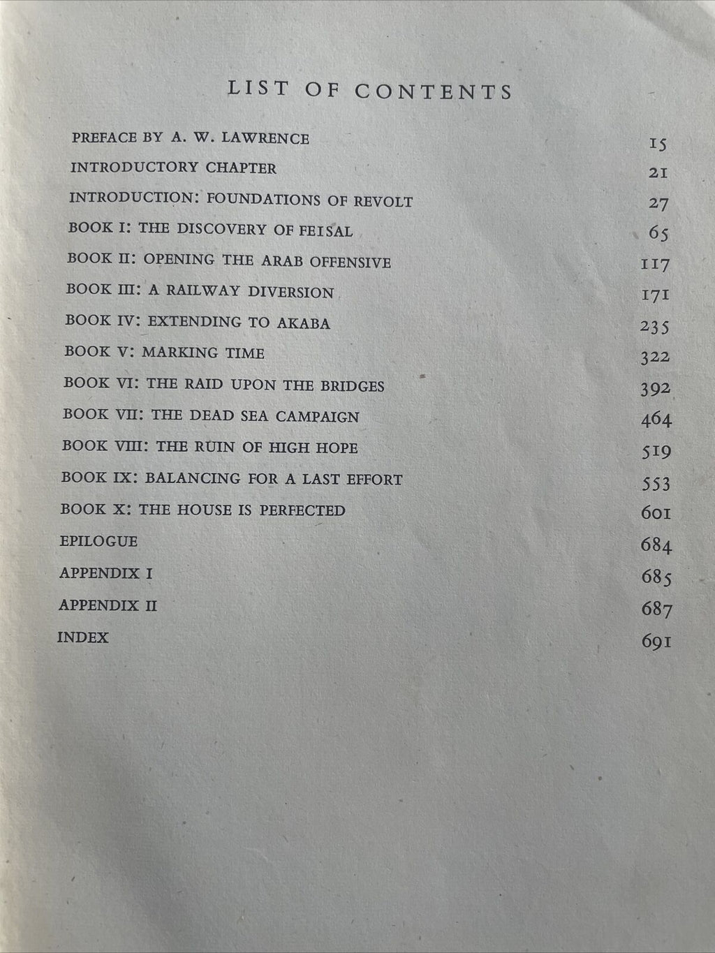 BOOK - Seven Pillars of Wisdom T.E Lawrence 1940 print with preface - (9510)